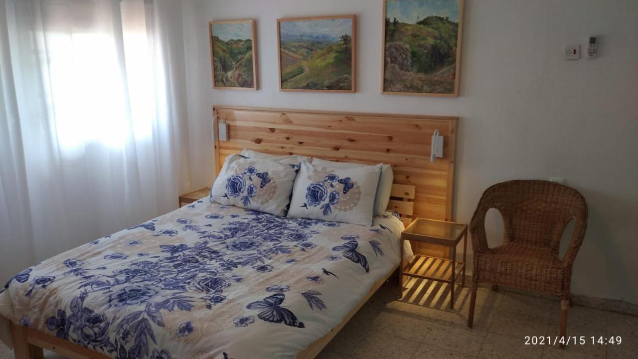 Jordan Valley One Room Apartment Menahemya Bagian luar foto