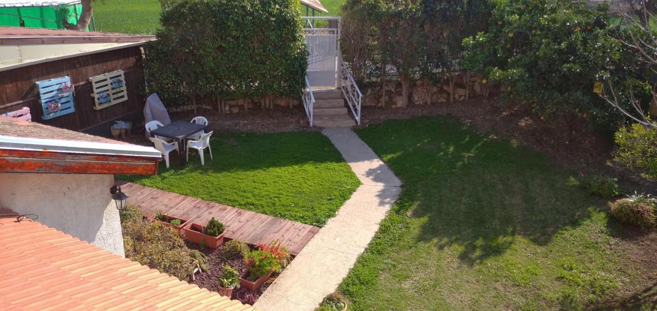 Jordan Valley One Room Apartment Menahemya Bagian luar foto