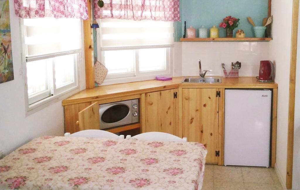 Jordan Valley One Room Apartment Menahemya Bagian luar foto